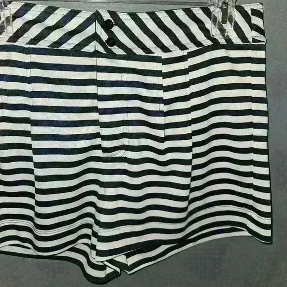 Gianni Bini Womans Shorts Size L - Picture 2 of 8